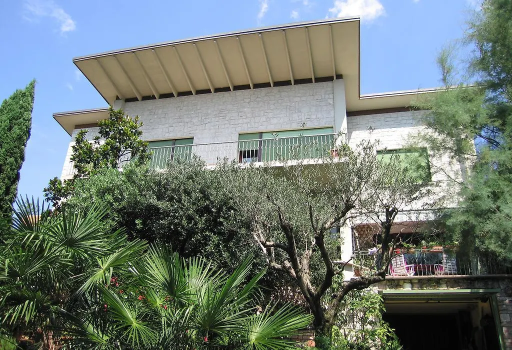 Villa Tra' Monti-1